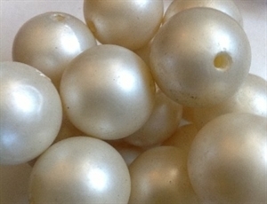 Picture of BD20R1  20mm pearl opaque round plastic beads
