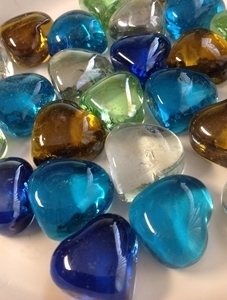 Picture of M69  16mm Thick Heart Shaped Glass Gems OUT OF STOCK