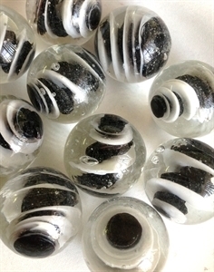 Picture of MM3045A HANDMADE 25mm set of 10, Clear w/black & white swirls